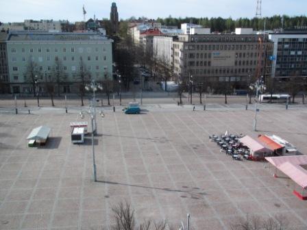 Lahden tori p&auml;iv&auml;&auml; ennen rakentamisen aloitusta