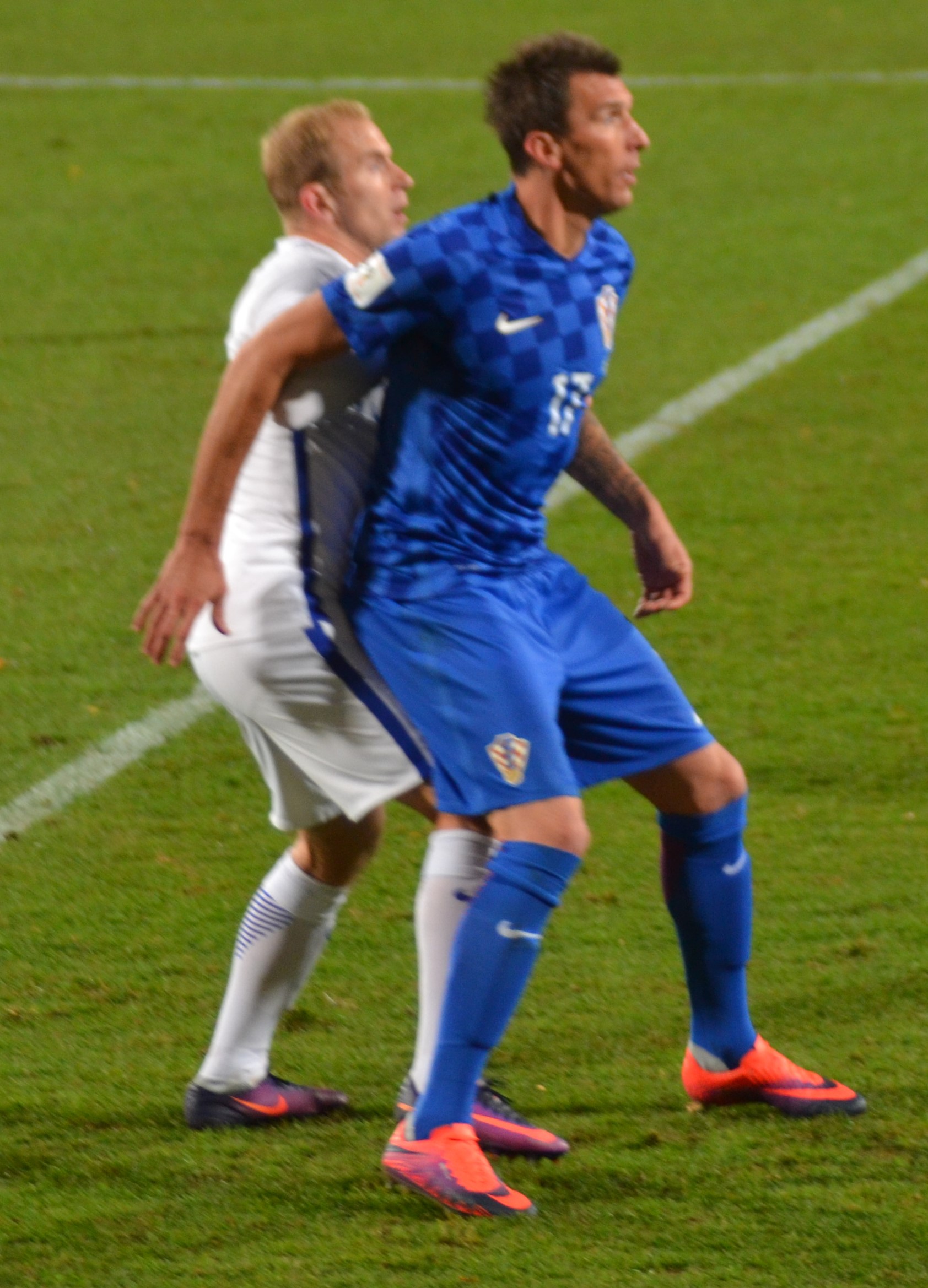 Kari Arkivuo ja Mario Mandzukic 09.10.2016