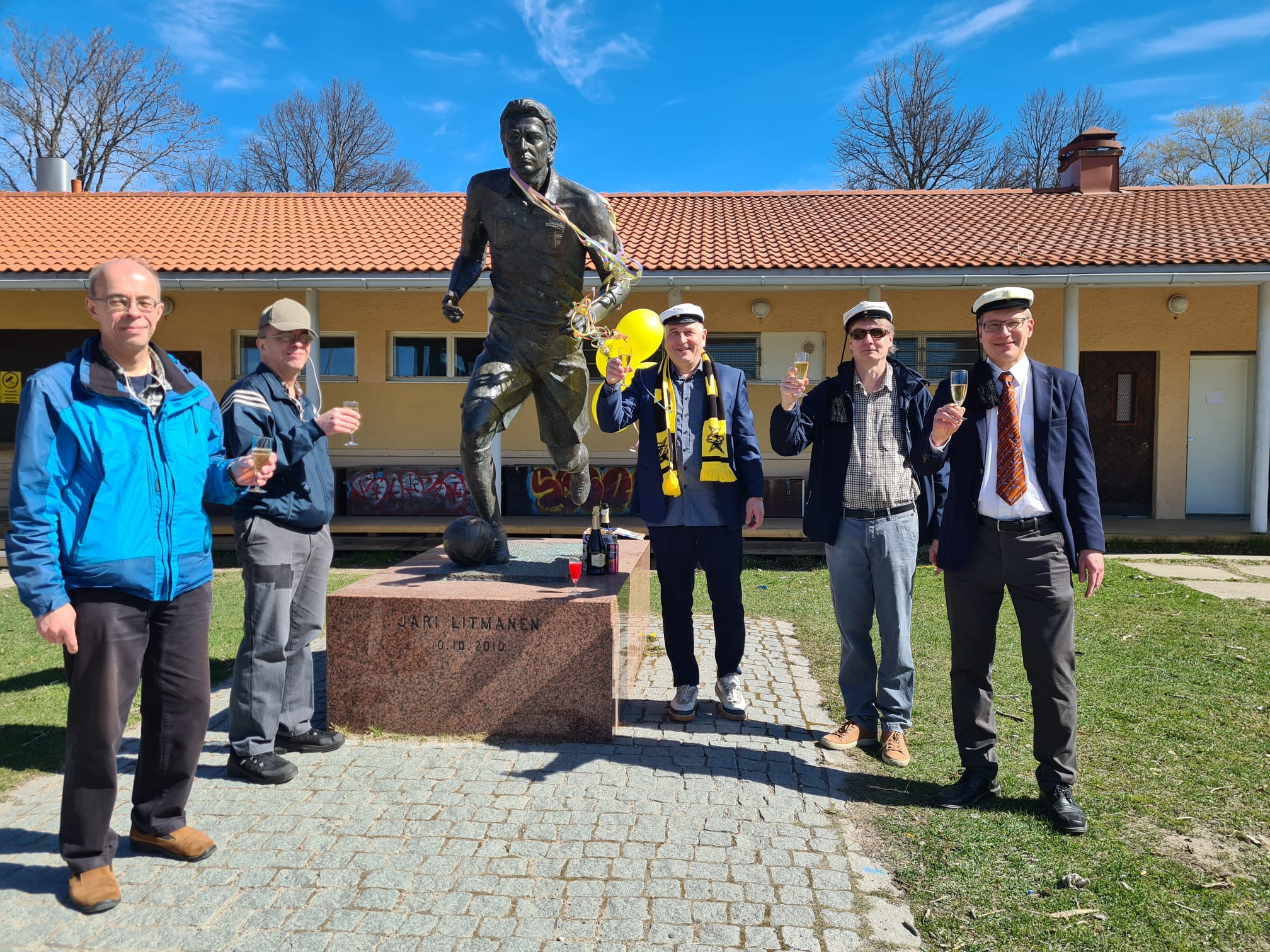 Vappu 01.05.2025 Litmanen patsas